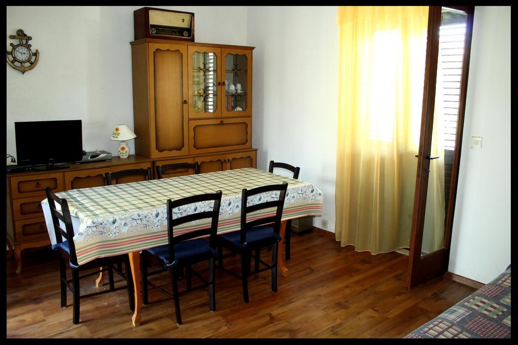 Apartments Boljat Supetar Chambre photo